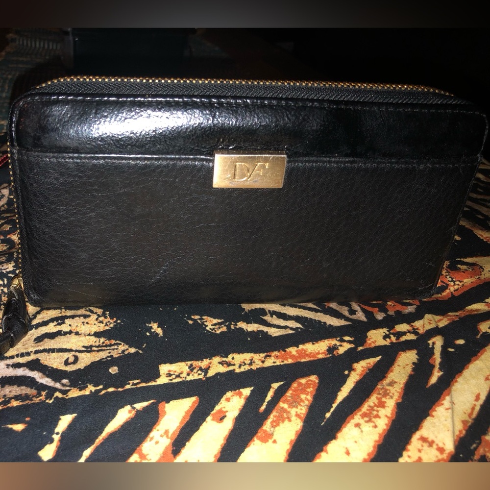 Vintage Diane Von Furstenberg Leather Zip Around Wallet